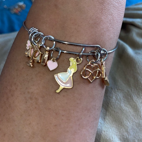 Aurora - Picture 5 of 5